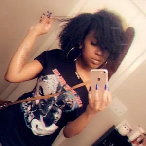 Meet your Posher, Alexis